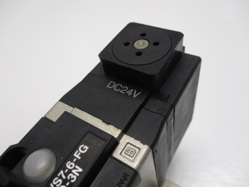 SMC VS7-6-FG-D-3N SOLENOID VALVE WITH BASE 24VDC (AS PICTURED)  NSNP