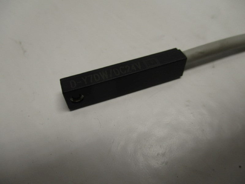 SMC D-Y7DW AUTO SWITCH SENSOR 24VDC  NSNP