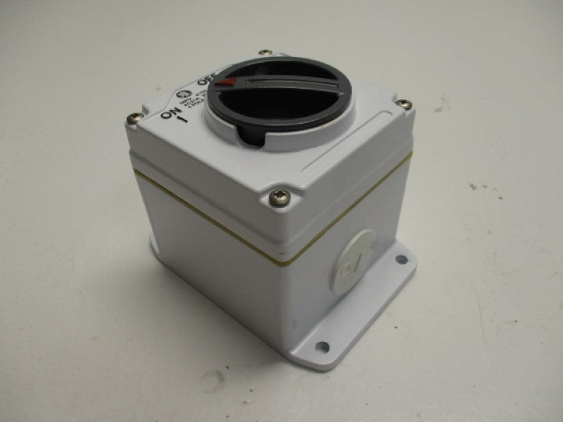 ROWCO FEDERAL WRC420M ON-OFF-ON CHANGEOVER SWITCH BOX LIGHT GREY  NSMP
