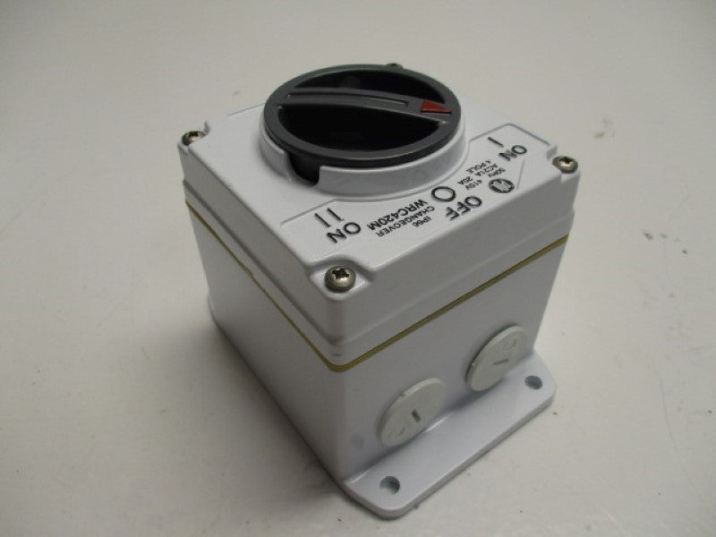 ROWCO FEDERAL WRC420M ON-OFF-ON CHANGEOVER SWITCH BOX LIGHT GREY  NSMP