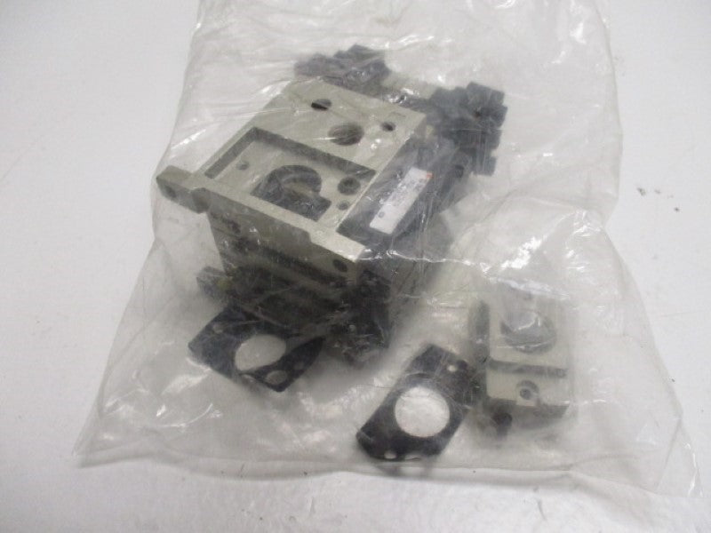 SMC ZZM03-04B-ZM133H-K5L0Z-X198 VACUUM EJECTOR * NEW IN FACTORY BAG*
