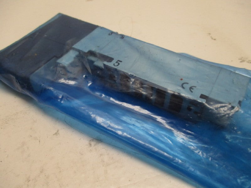 SMC VQ2501-5W-XF PLUG IN VALVE  NSMP