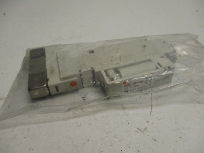SMC VQZ301-5W1-XEF PLUG IN VALVE   NSMP