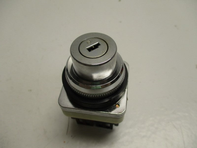 FUJI ELECTRIC AH30-J2B SELECTOR SWITCH (NO KEY)   NSNP