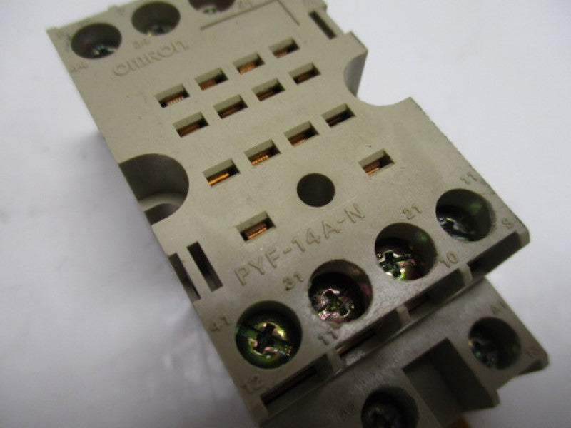 OMRON PYF-14A-N  UNMP