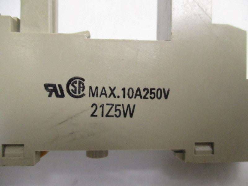 OMRON P2-RF-05-E SOCKET 10A 250V  UNMP