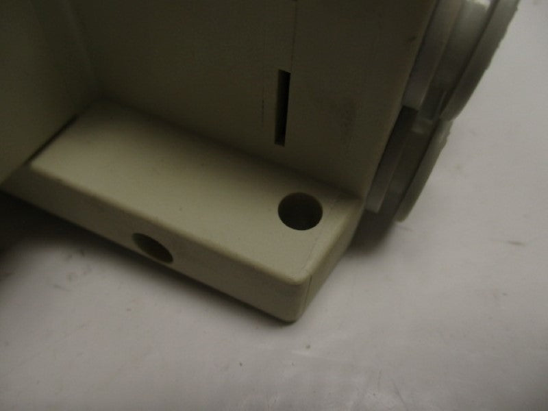 SMC SS5V2-W10CD-02B-C8 STATION MANIFOLD  NSNP