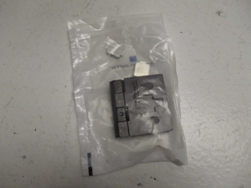 ROBOTUNITS DOR4510 HINGE KIT * NEW IN FACTORY BAG *