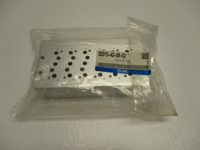 SMC SS5Y5-42-06-02 MANIFOLD BASE MOUNT   NSMP