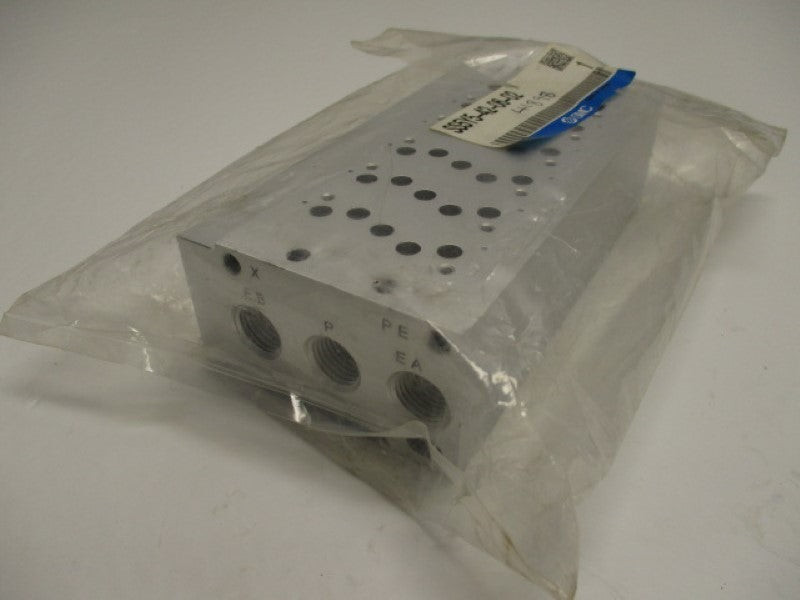 SMC SS5Y5-42-06-02 MANIFOLD BASE MOUNT   NSMP