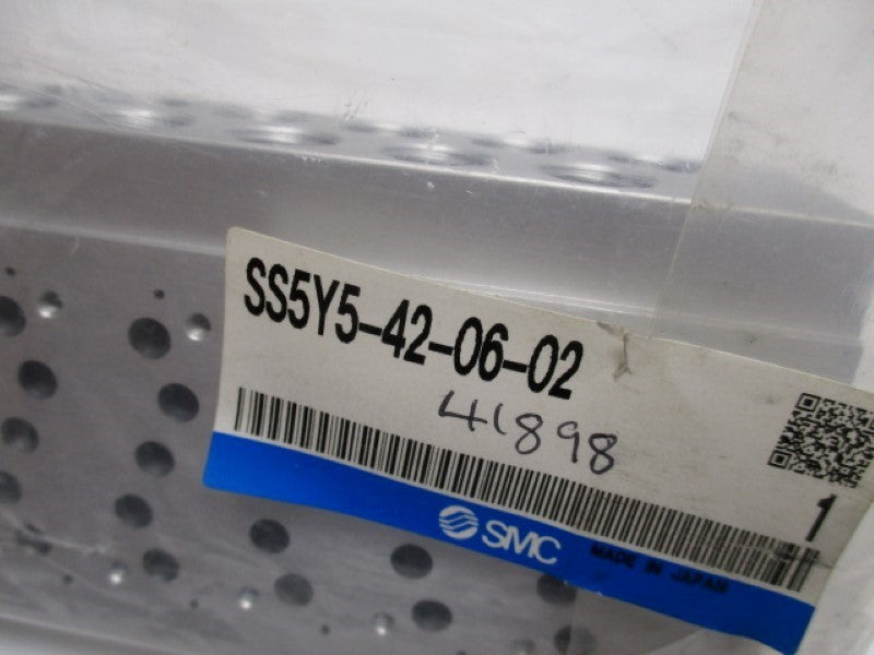 SMC SS5Y5-42-06-02 MANIFOLD BASE MOUNT   NSMP