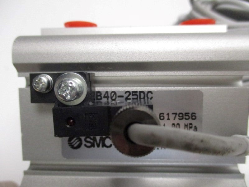 SMC CQ2B40-25DC-A73CZ COMPACT CYLINDER WITH SENSORS  NSNP