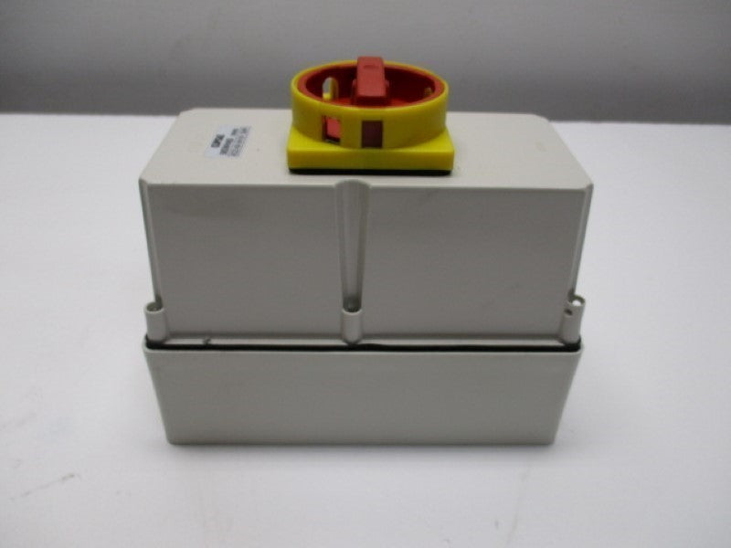 CLIPSAL 56SWH463 ENCLOSED LOAD BREAK SWITCH  NSMP