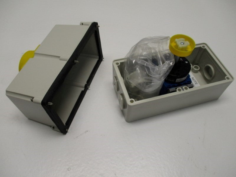 CLIPSAL 56SWH463 ENCLOSED LOAD BREAK SWITCH  NSMP
