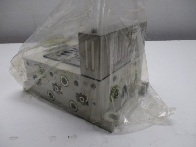 SMC VV722-04R-06DSB MANIFOLD  NSMP