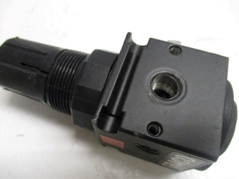 GRACO 110341 AIR REGULATOR 1/8"  UNMP