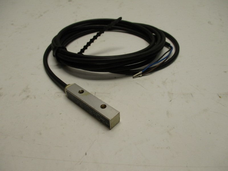 IFM EFECTOR IL5010 INDUCTIVE PROXIMITY SWITCH  NSMP