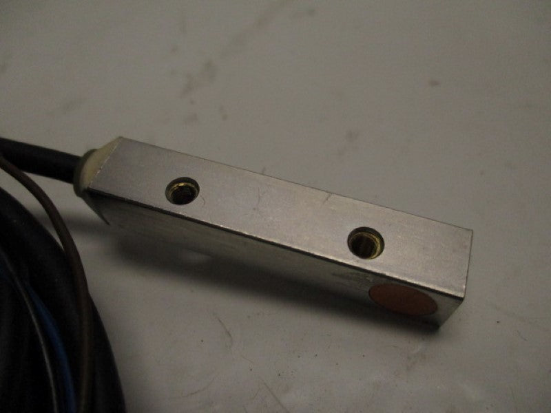 IFM EFECTOR IL5010 INDUCTIVE PROXIMITY SWITCH  NSMP