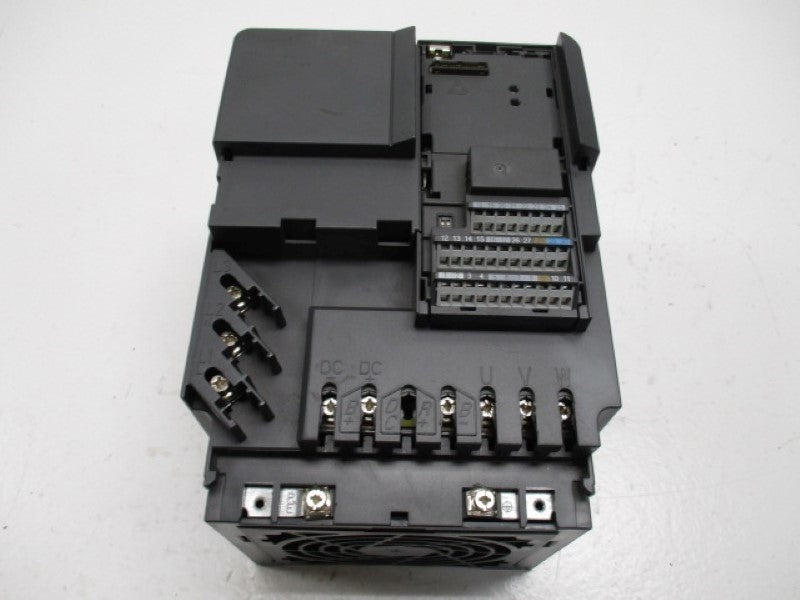 SIEMENS MICROMASTER 440 6SE6440-2AD27-5CA1 AC DRIVE (AS PICTURED) *USED *