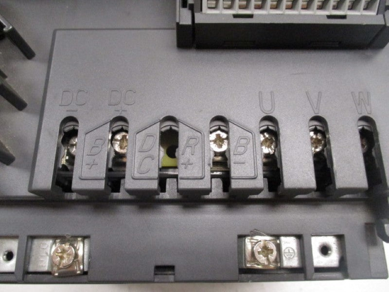 SIEMENS MICROMASTER 440 6SE6440-2AD27-5CA1 AC DRIVE (AS PICTURED) *USED *
