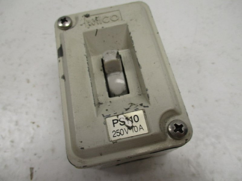 WILCO PS110 OUTLET RECEPTACLE 10A 250VAC   UNMP
