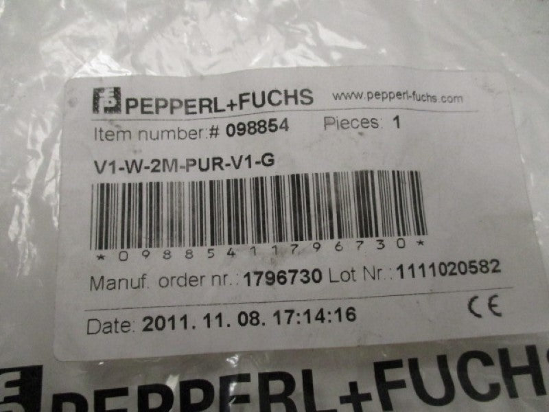 PEPEPRL + FUCHS 098854 V1-W-2M-PUR-V1-G CABLE CONNECTOR  * NEW IN FACTORY BAG *