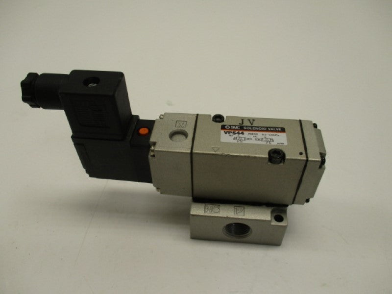 SMC VP544 SOLENOID VALVE WITH BASE 94-138VAC  NSNP