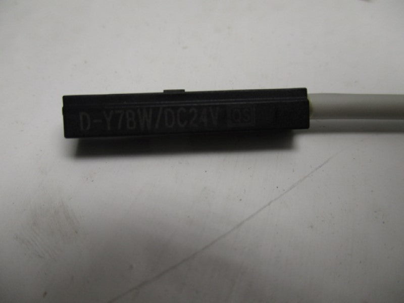 SMC D-Y7BW SENSOR SWITCH 24VDC (AS PICTURED) NSNP