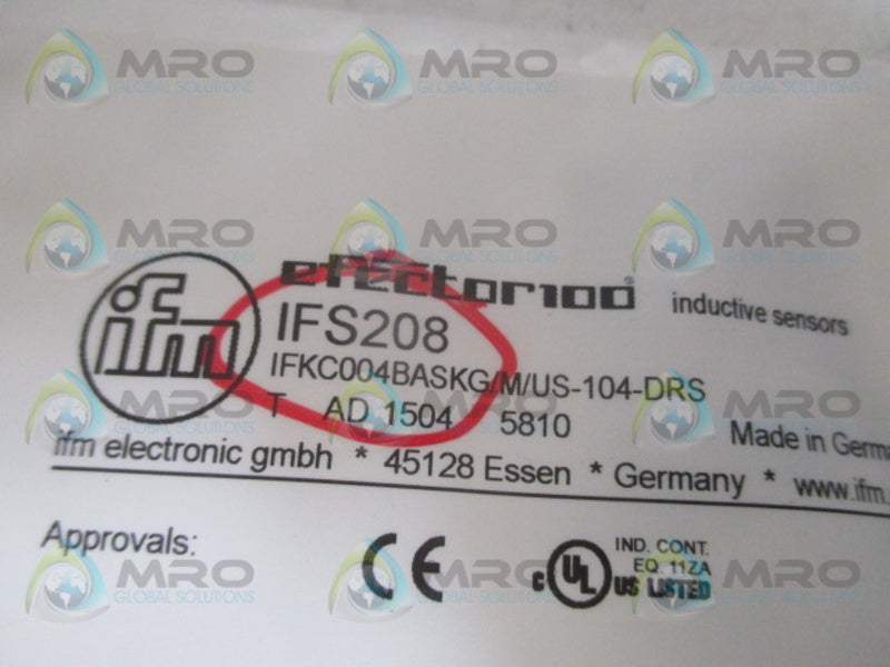 IFM EFECTOR IFS208 INDUCTIVE PROXIMITY SENSOR  * NEW IN FACTORY BAG *