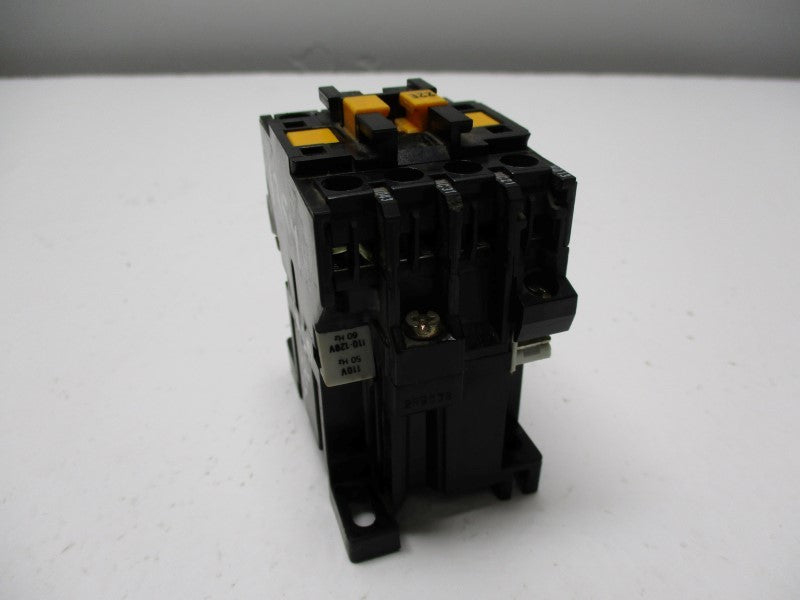 TELEMECANIQUE CA2-DN22E RELAY 110-120V UNMP
