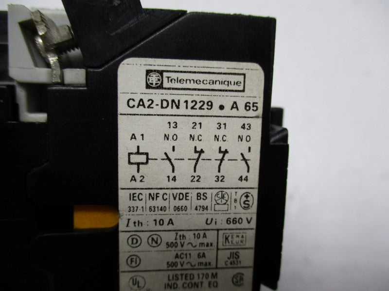 TELEMECANIQUE CA2-DN22E RELAY 110-120V UNMP