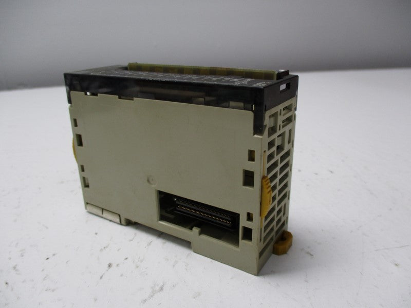 OMRON CJ1W-OC211 UNMP