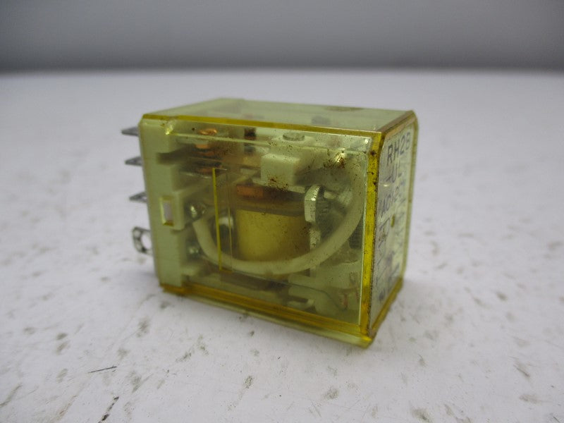 IDEC RH2B-UL 120VAC UNMP