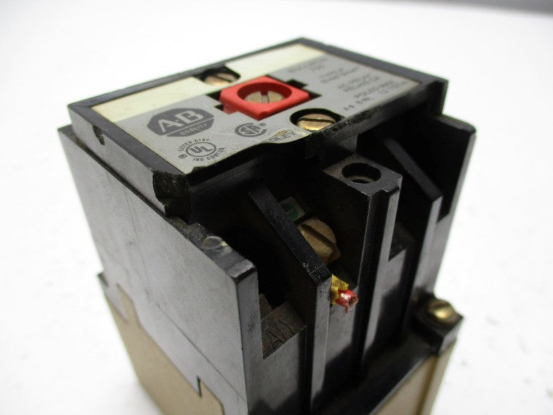INDUSTRIAL SPARE PART 700-P400A1 SER. B 110/115-120V 10A (AS PICTURED) UNMP