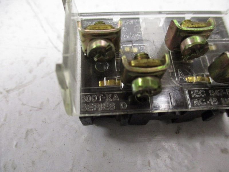 ALLEN BRADLEY 800T-XA SER. D NSNP