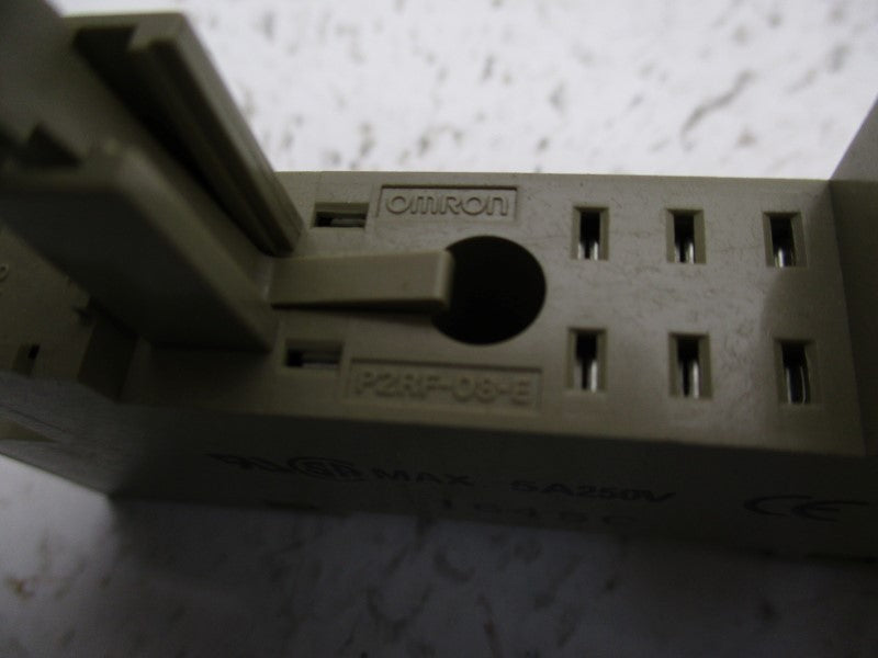 OMRON P2RF-08-E UNMP