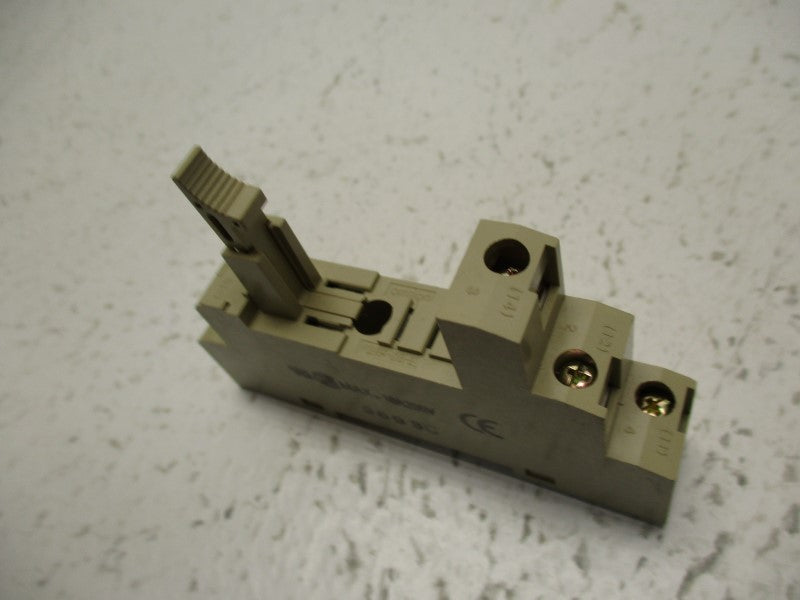 OMRON P2RF-05-E UNMP