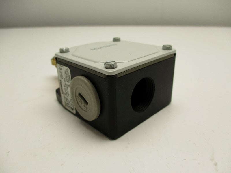SIEMENS 3SE3100-0D NSMP