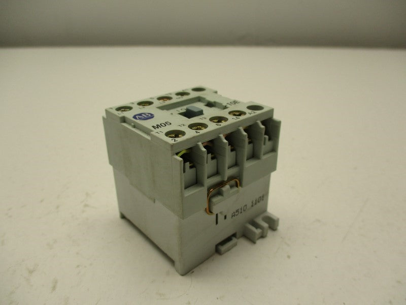 ALLEN BRADLEY 100-M05N-3 SER. A 110/120V NSNP