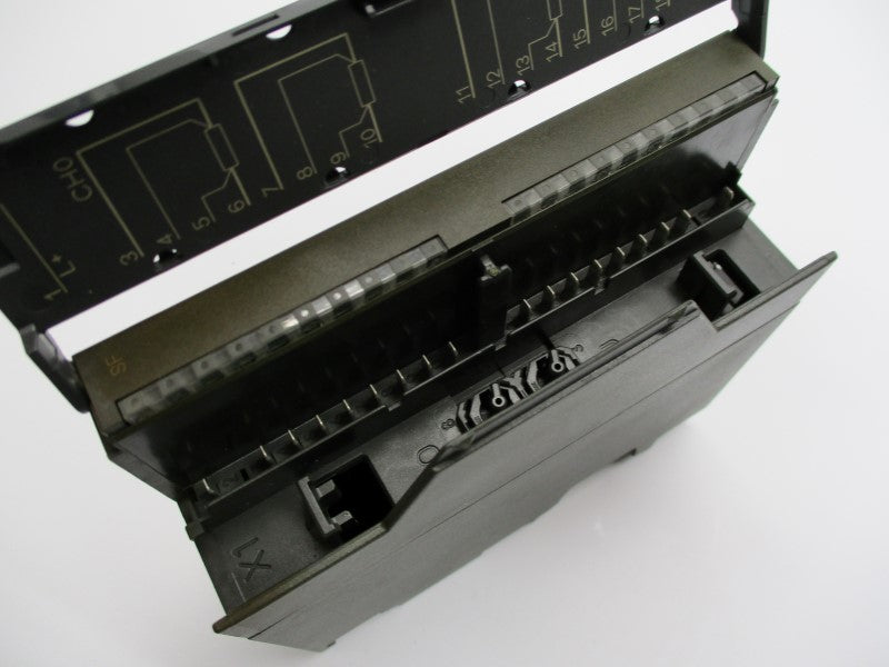 SIEMENS 6ES7332-5HD01-0AB0 UNMP