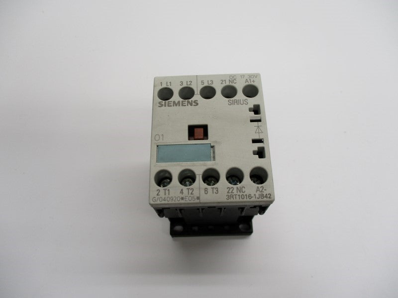 SIEMENS 3RT1016-1JB42 17-30VDC UNMP