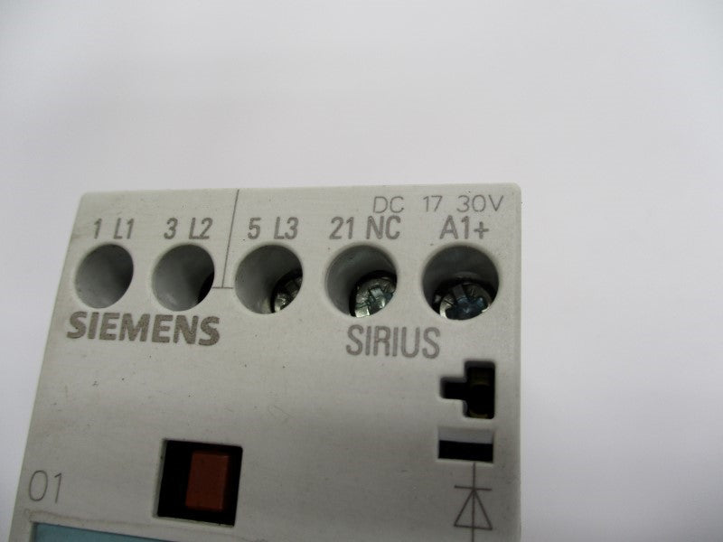 SIEMENS 3RT1016-1JB42 17-30VDC UNMP