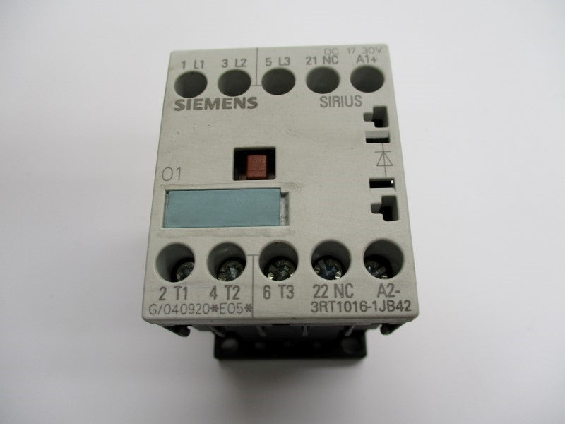 SIEMENS 3RT1016-1JB42 17-30VDC UNMP