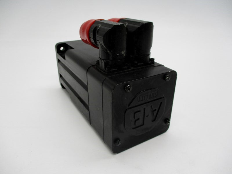 INDUSTRIAL SPARE PART MPL-B230P-VJ42AA SER. A 460V 2.6A UNMP