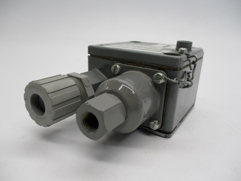 ALLEN BRADLEY 836T-T253J SER. A UNMP