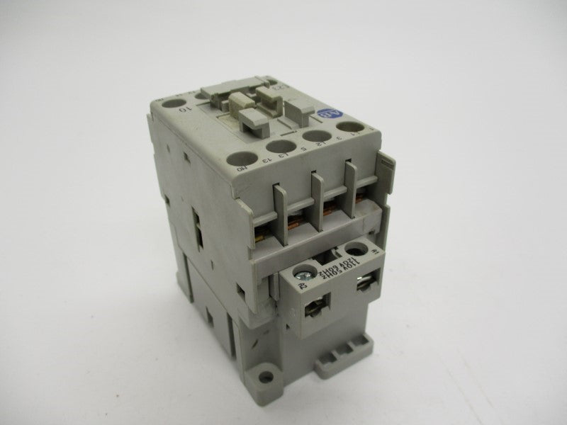 ALLEN BRADLEY 100-C23D10 SER. C  110/120V UNMP