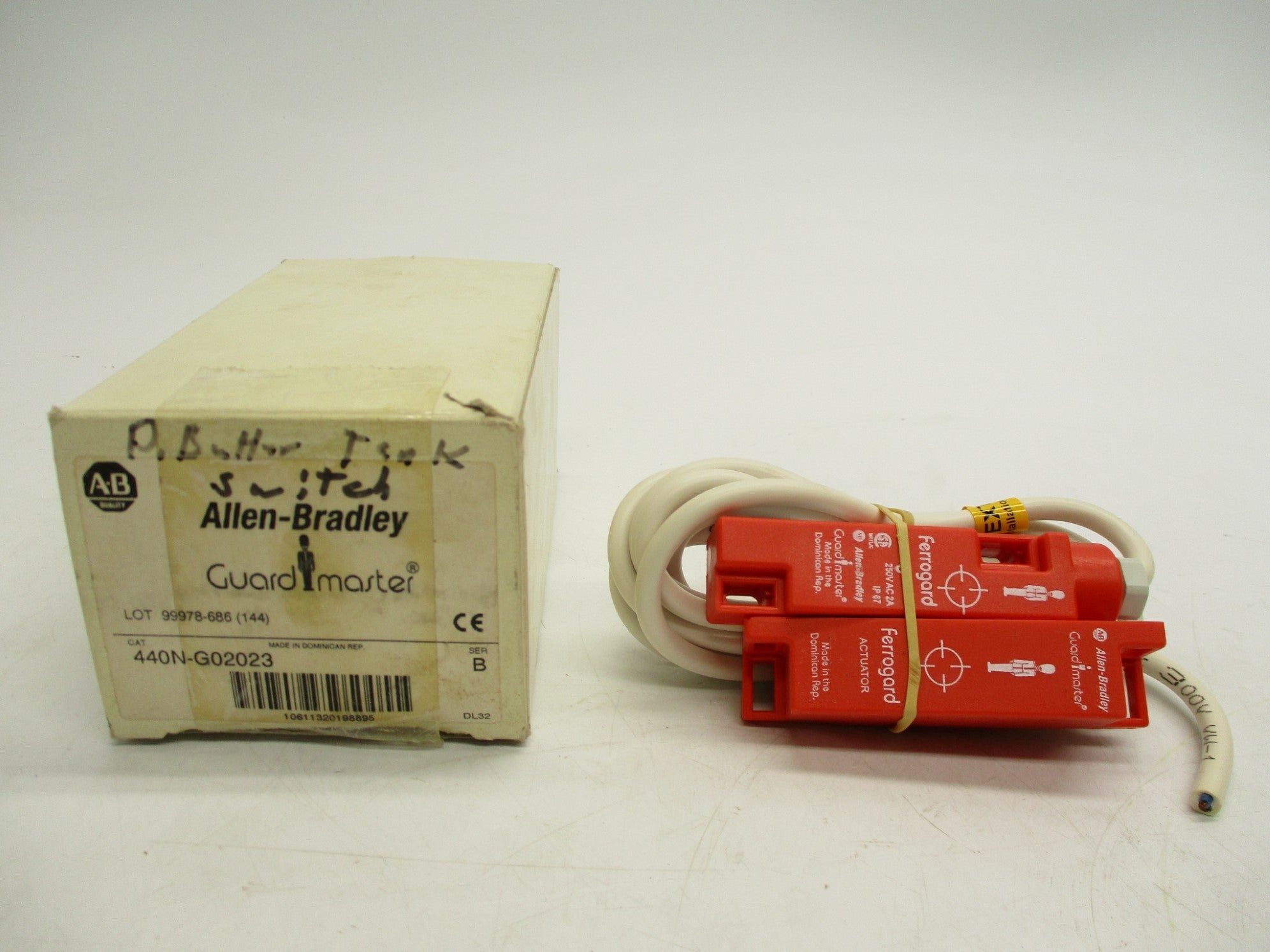 ALLEN BRADLEY 440N-G02023 SER. B (WH) NSMP