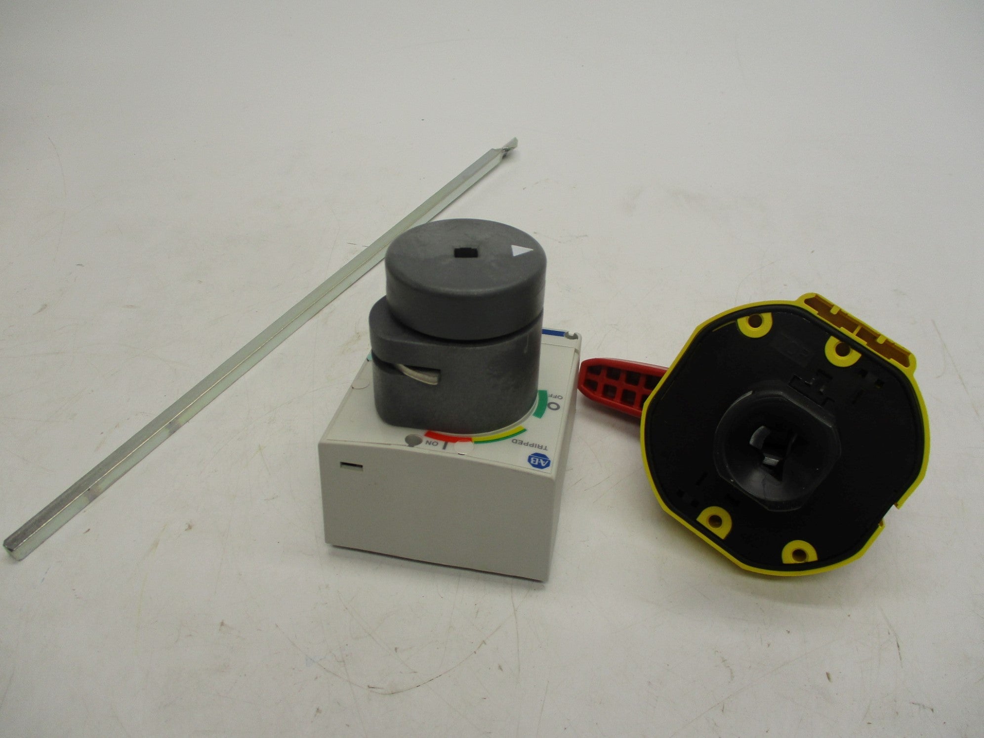 ALLEN BRADLEY 140G-G-RVM12R SER. A (BR/WH) NSMP