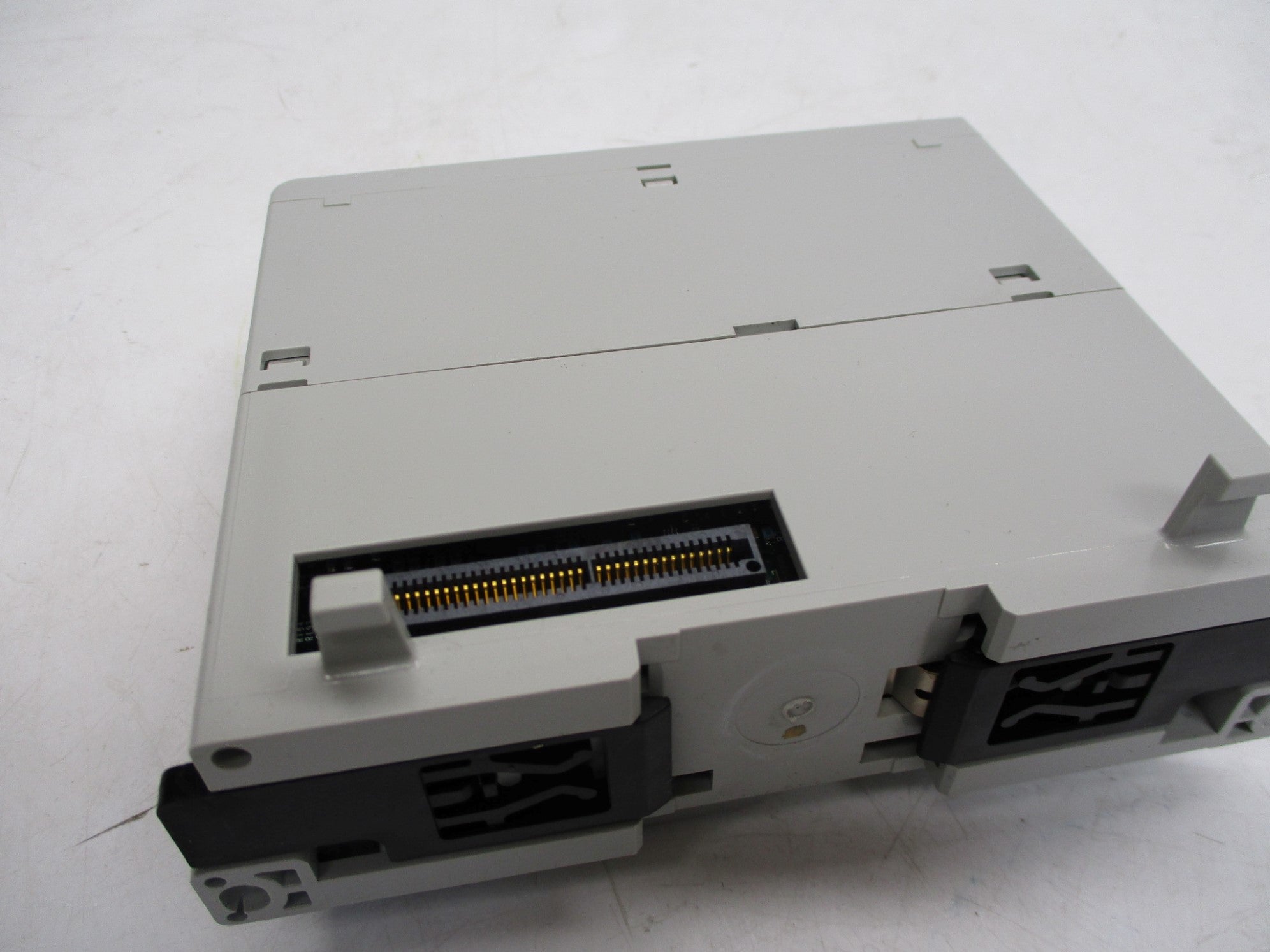 ALLEN BRADLEY 1768-M04SE SER. A F/W: 15.37 NSNP