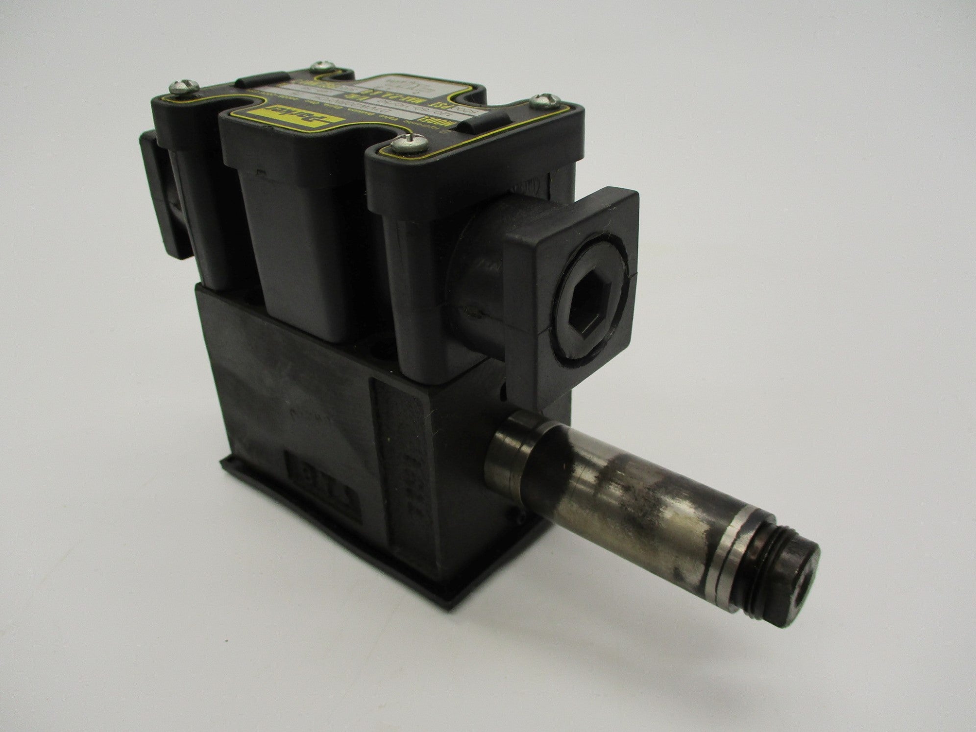 PARKER D1VW20BNYCH-75 120V (AS PICTURED) NSNP